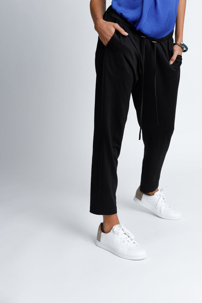 FORMERLY YAN Maternity Jogger Style Trouser Pants in Black with Adjustable Drawstring and Silver Toggles. Tapered Ankle. Relaxed Fit. 
